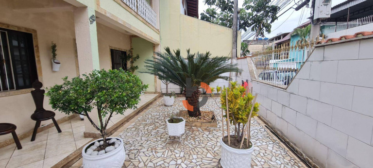 Imagem Casa com 4 Quartos à Venda, 212 m² em Caonze - Nova Iguaçu