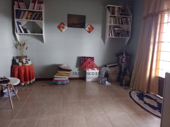 Imagem Casa com 3 Quartos à Venda, 160 m² em Bom Retiro - São Gonçalo Imagem Casa com 3 Quartos à Venda, 160 m² em Bom Retiro - São Gonçalo