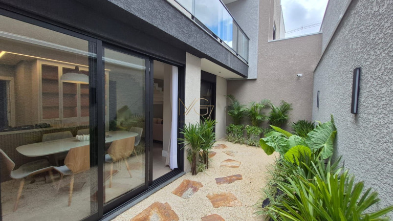 Imagem Sobrado com 4 Quartos à Venda, 175 m² em Xaxim - Curitiba Imagem Sobrado com 4 Quartos à Venda, 175 m² em Xaxim - Curitiba