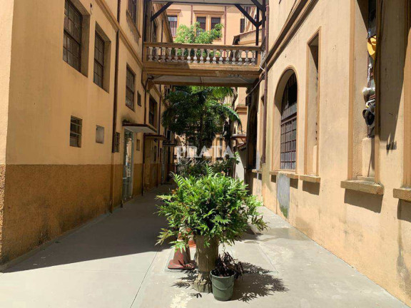 Imóvel Comercial à Venda, 43 m² em Centro - Santos