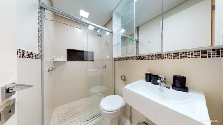 Imagem Imóvel com 1 Quarto à Venda, 37 m² em Centro Histórico - Porto Alegre Imagem Imóvel com 1 Quarto à Venda, 37 m² em Centro Histórico - Porto Alegre