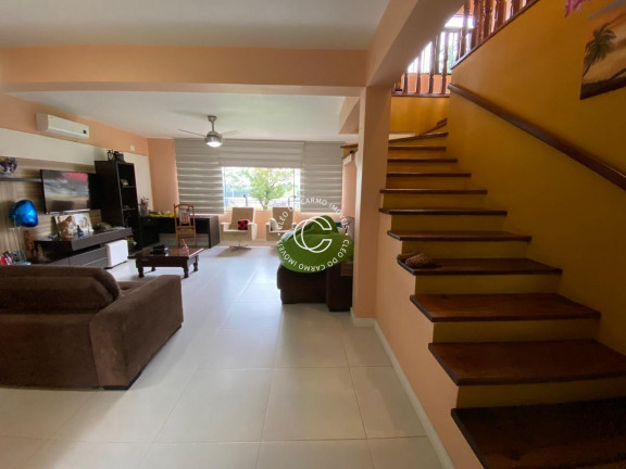 Imagem Casa com 4 Quartos à Venda, 300 m² em Pinheiro Machado - Santa Maria Imagem Casa com 4 Quartos à Venda, 300 m² em Pinheiro Machado - Santa Maria