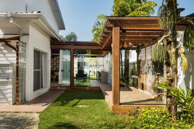 Imagem Casa com 5 Quartos à Venda, 300 m² em Maresias - São Sebastião Imagem Casa com 5 Quartos à Venda, 300 m² em Maresias - São Sebastião