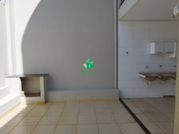 Imagem Casa com 4 Quartos para Alugar, 1 m² em Vila Guilhermina - Montes Claros Imagem Casa com 4 Quartos para Alugar, 1 m² em Vila Guilhermina - Montes Claros