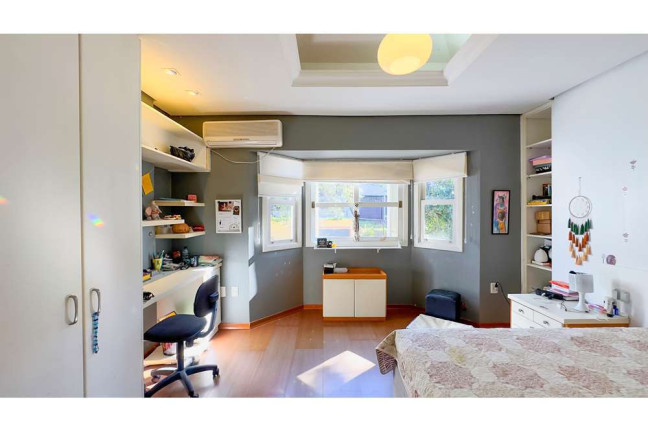 Imagem Casa com 4 Quartos à Venda, 394 m² em Vila Assunção - Porto Alegre