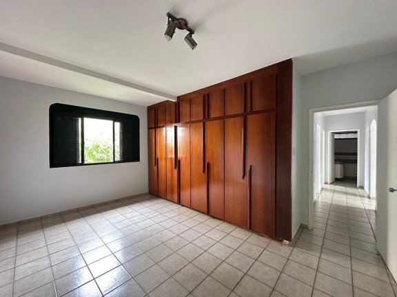 Imagem Casa com 3 Quartos à Venda, 373 m² em Setor Central - Goiânia