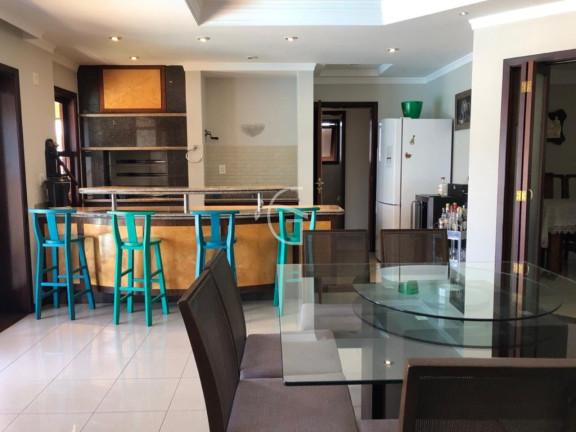 Imagem Casa com 6 Quartos à Venda, 700 m² em América - Joinville Imagem Casa com 6 Quartos à Venda, 700 m² em América - Joinville