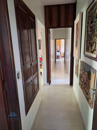 Imagem Casa com 5 Quartos à Venda, 328 m² em Córrego Grande - Florianópolis Imagem Casa com 5 Quartos à Venda, 328 m² em Córrego Grande - Florianópolis
