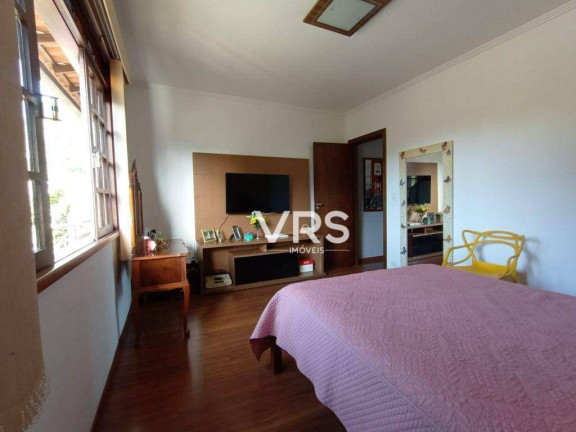 Imagem Casa com 4 Quartos à Venda, 197 m² em Granja Guarani - Teresópolis