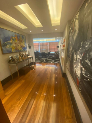 Imagem Imóvel com 3 Quartos à Venda, 280 m² em Copacabana - Rio De Janeiro Imagem Imóvel com 3 Quartos à Venda, 280 m² em Copacabana - Rio De Janeiro
