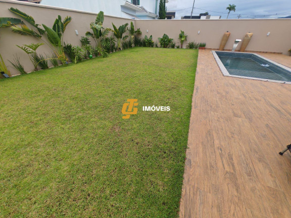 Imagem Casa com 3 Quartos à Venda, 425 m² em Caledônia - Camboriú Imagem Casa com 3 Quartos à Venda, 425 m² em Caledônia - Camboriú