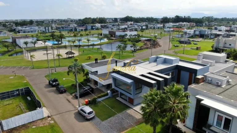 Imagem Casa de Condomínio com 5 Quartos à Venda, 310 m² em Zona Nova - Capão Da Canoa