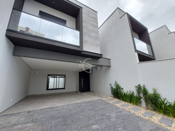 Casa com 3 Quartos à Venda, 150 m² em América - Joinville