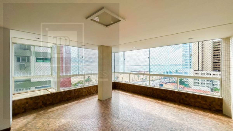 Apartamento com 3 Quartos à Venda, 164 m²