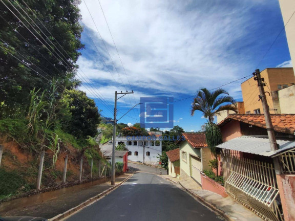 Casa com 3 Quartos para Alugar,  em Centro - Socorro