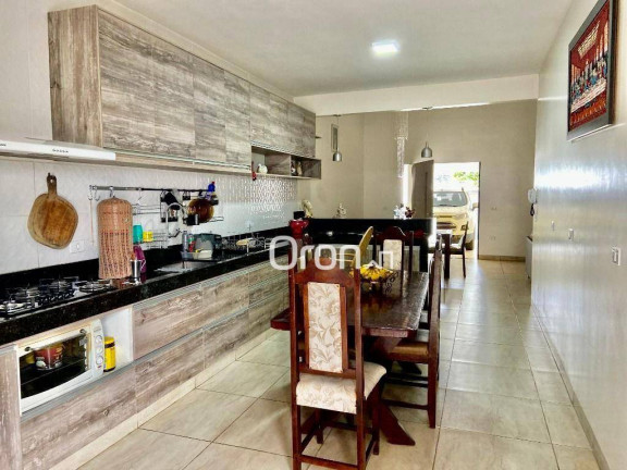 Imagem Casa com 3 Quartos à Venda, 223 m² em Setor Coimbra - Goiânia Imagem Casa com 3 Quartos à Venda, 223 m² em Setor Coimbra - Goiânia