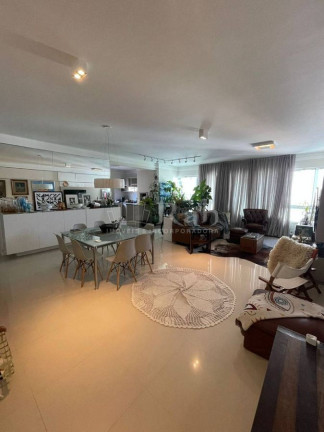 Imagem Apartamento com 3 Quartos à Venda, 133 m² em Centro - Balneário Camboriú Imagem Apartamento com 3 Quartos à Venda, 133 m² em Centro - Balneário Camboriú