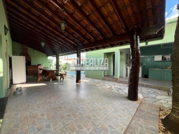 Imagem Sobrado com 4 Quartos à Venda, 337 m² em Vila Olímpica - Uberaba Imagem Sobrado com 4 Quartos à Venda, 337 m² em Vila Olímpica - Uberaba