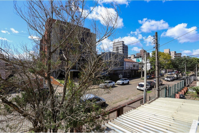 Imagem Casa com 5 Quartos à Venda, 253 m² em Santana - Porto Alegre