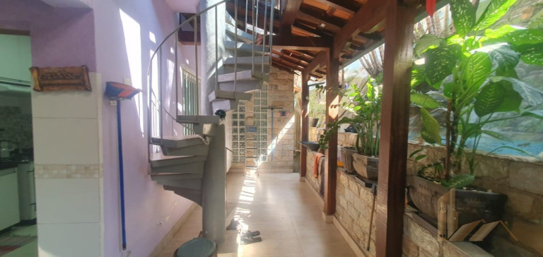 Imagem Casa com 6 Quartos à Venda, 280 m² em Vale Das Amendoeiras - Contagem Imagem Casa com 6 Quartos à Venda, 280 m² em Vale Das Amendoeiras - Contagem