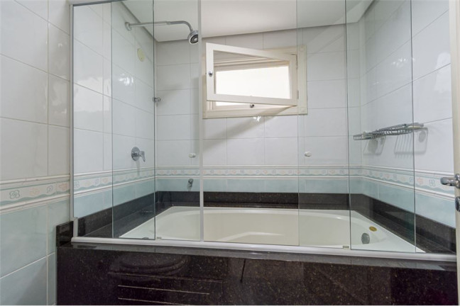 Imagem Casa com 4 Quartos à Venda,  em Moinhos De Vento - Canoas