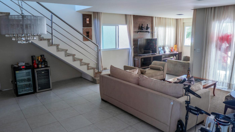Imagem Casa com 3 Quartos à Venda, 277 m² em José De Alencar - Fortaleza Imagem Casa com 3 Quartos à Venda, 277 m² em José De Alencar - Fortaleza