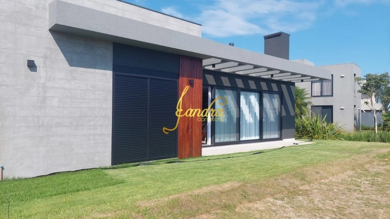 Imagem Casa de Condomínio com 4 Quartos à Venda, 252 m² em Remanso - Xangri-la