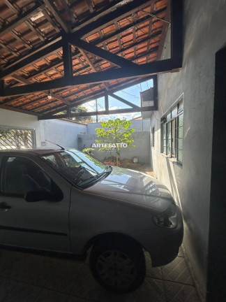 Imagem Casa com 3 Quartos à Venda, 250 m²