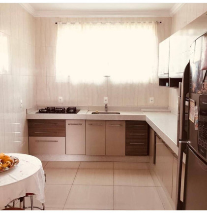 Imagem Casa com 3 Quartos à Venda, 650 m² em Conego - Nova Friburgo Imagem Casa com 3 Quartos à Venda, 650 m² em Conego - Nova Friburgo
