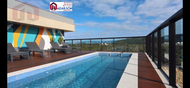 Imagem Imóvel com 3 Quartos à Venda, 234 m² Imagem Imóvel com 3 Quartos à Venda, 234 m²