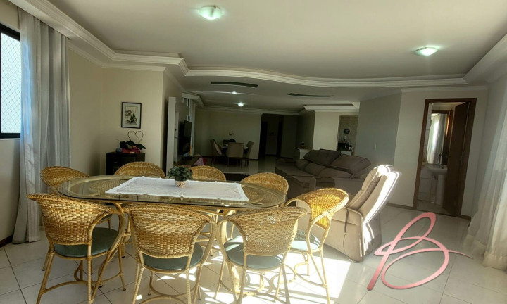 Imagem Apartamento com 4 Quartos à Venda, 308 m² em Centro - Balneário Camboriú Imagem Apartamento com 4 Quartos à Venda, 308 m² em Centro - Balneário Camboriú