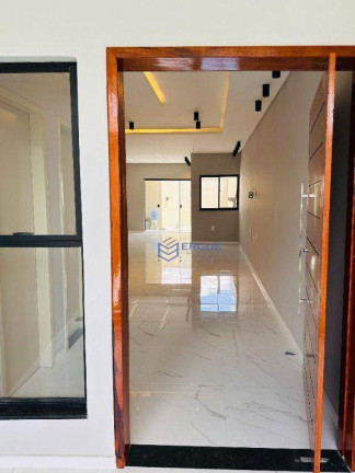 Imagem Casa com 4 Quartos à Venda, 145 m² em Maraponga - Fortaleza Imagem Casa com 4 Quartos à Venda, 145 m² em Maraponga - Fortaleza