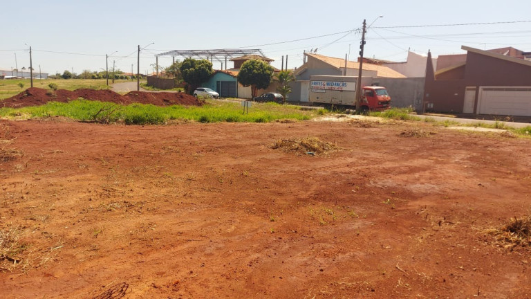 Terreno à Venda, 250 m² em Centro - Restinga