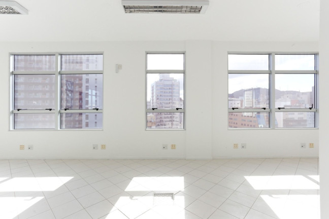 Imagem Sala Comercial para Alugar, 153 m² em Centro - Florianópolis Imagem Sala Comercial para Alugar, 153 m² em Centro - Florianópolis