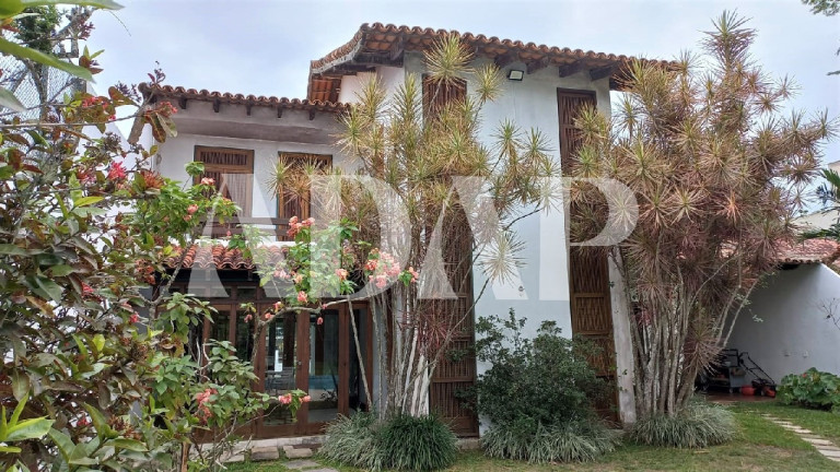 Imagem Casa com 3 Quartos à Venda, 437 m² em Barra Da Tijuca - Rio De Janeiro Imagem Casa com 3 Quartos à Venda, 437 m² em Barra Da Tijuca - Rio De Janeiro