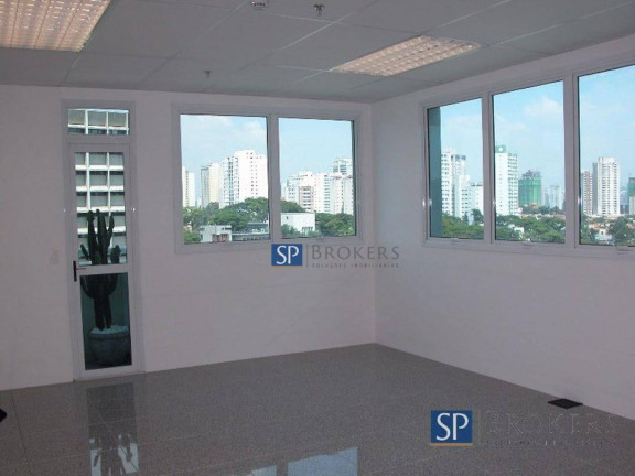 Sala Comercial à Venda ou Locação, 33 m² em Brooklin Novo - São Paulo
