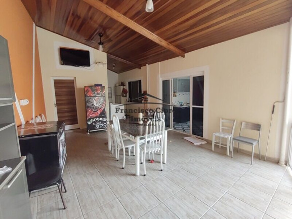 Imagem Casa com 3 Quartos à Venda, 194 m² em Jardim Aeroporto - Guaratinguetá Imagem Casa com 3 Quartos à Venda, 194 m² em Jardim Aeroporto - Guaratinguetá