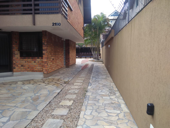 Imagem Casa com 3 Quartos à Venda, 630 m² em Guaíra - Curitiba Imagem Casa com 3 Quartos à Venda, 630 m² em Guaíra - Curitiba