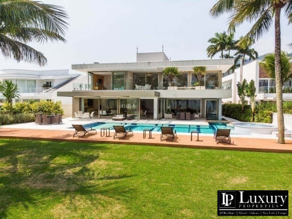 Imagem Casa com 8 Quartos à Venda, 647 m² em Tabatinga - Caraguatatuba