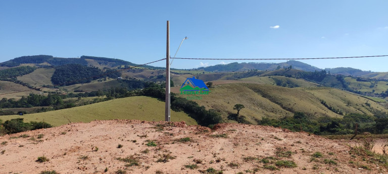 Terreno à Venda, 480 m² em Centro - Seritinga