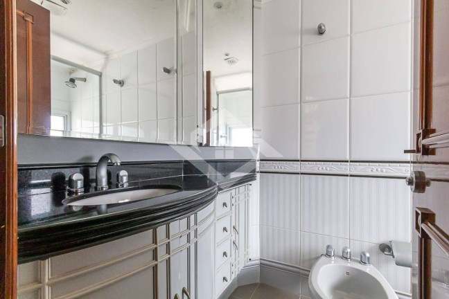 Imagem Apartamento com 4 Quartos à Venda, 563 m² em Lagoa - Rio De Janeiro Imagem Apartamento com 4 Quartos à Venda, 563 m² em Lagoa - Rio De Janeiro