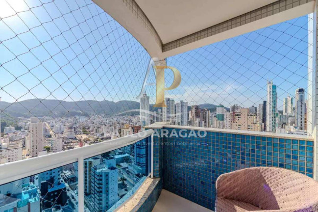 Imagem Apartamento com 3 Quartos à Venda, 252 m² em Centro - Balneário Camboriú Imagem Apartamento com 3 Quartos à Venda, 252 m² em Centro - Balneário Camboriú