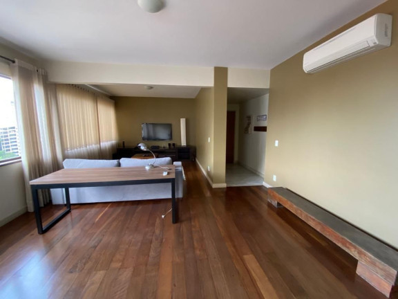 Imagem Imóvel com 3 Quartos à Venda, em Centro Histórico - Porto Alegre Imagem Imóvel com 3 Quartos à Venda, em Centro Histórico - Porto Alegre