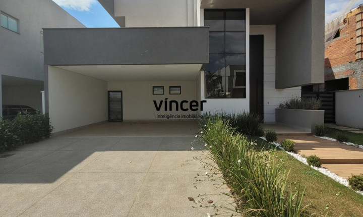 Casa com 4 Quartos à Venda, 302 m² em Residencial Goiânia Golfe Clube - Goiânia