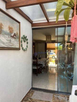 Imagem Sobrado com 3 Quartos à Venda, 292 m² em Centro - Penha Imagem Sobrado com 3 Quartos à Venda, 292 m² em Centro - Penha