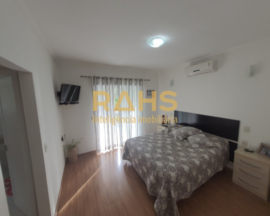 Imagem Casa com 3 Quartos à Venda, 250 m² em Anita Garibaldi - Joinville Imagem Casa com 3 Quartos à Venda, 250 m² em Anita Garibaldi - Joinville