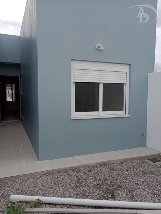 Imagem Casa com 2 Quartos à Venda, 56 m² em Cassino - Rio Grande