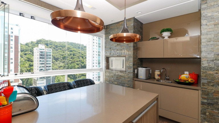 Imagem Apartamento com 3 Quartos à Venda, 235 m² em Pioneiros - Balneário Camboriú Imagem Apartamento com 3 Quartos à Venda, 235 m² em Pioneiros - Balneário Camboriú