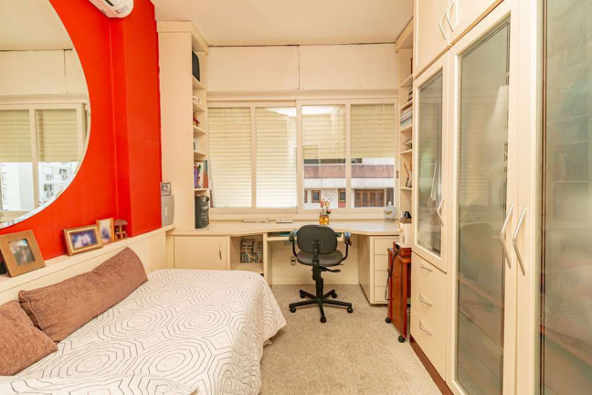 Imagem Imóvel com 3 Quartos à Venda,  em Petrópolis - Porto Alegre