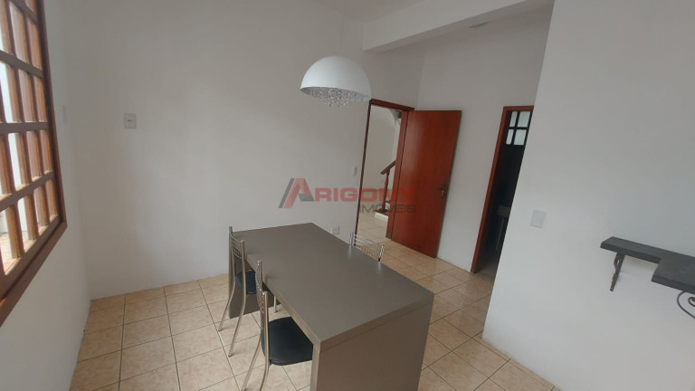 Imagem Sobrado com 4 Quartos para Alugar, 282 m² em Centro - Santa Maria Imagem Sobrado com 4 Quartos para Alugar, 282 m² em Centro - Santa Maria